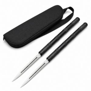 Kombiniert mit dem B.M.F Twin Spikes Messer mit feststehender Klinge